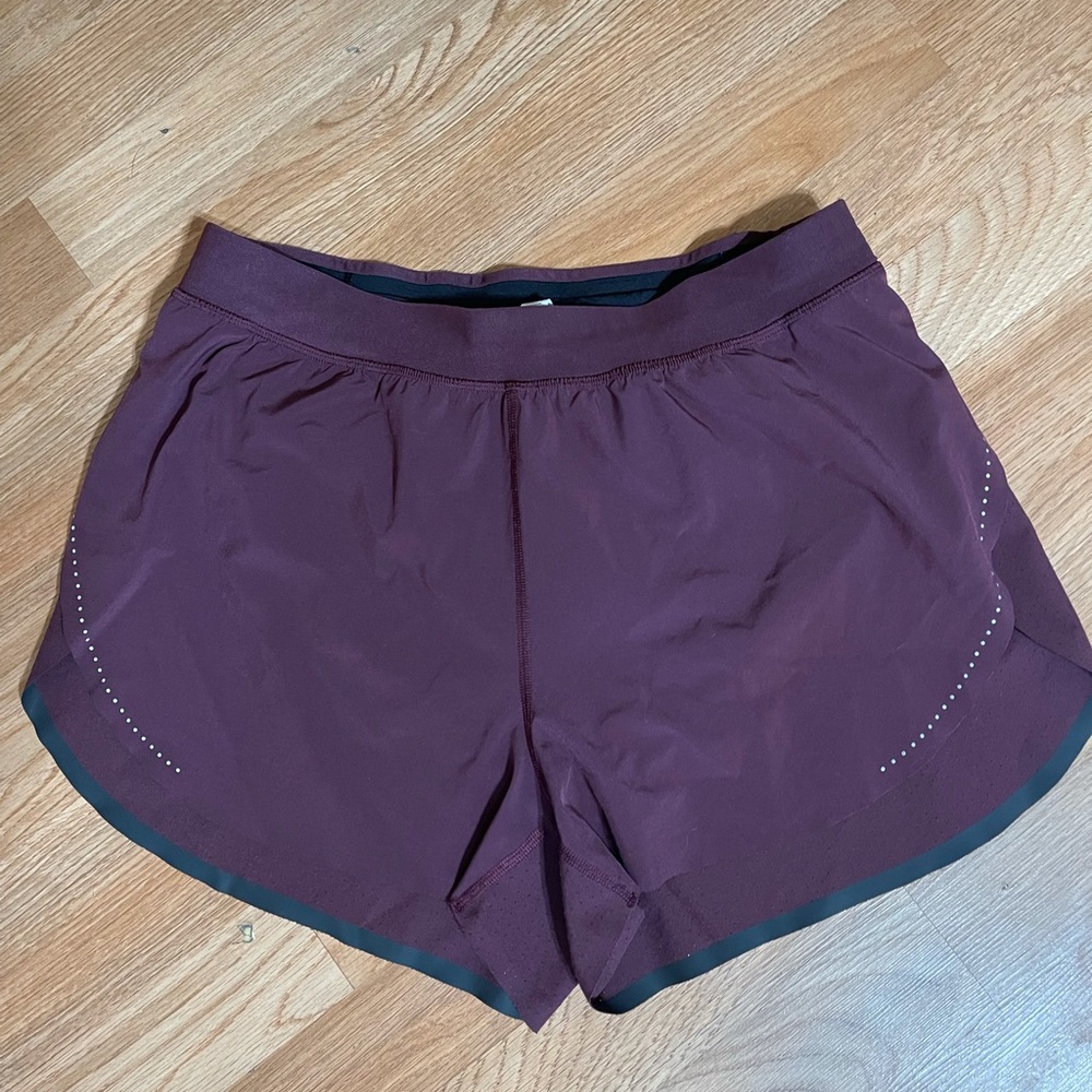 Lululemon find your pace shorts
